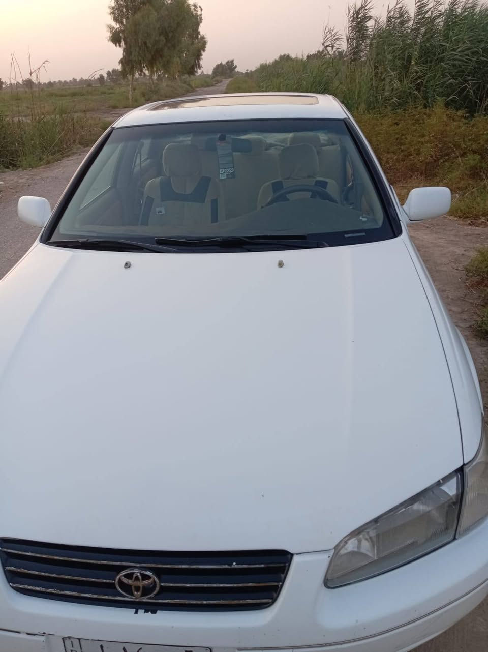 السلام عليكم كامري للبيع موديل 2004.محرك v6  السياره 
بيهه جامرلغ تعديل و مصبوغه عام للجماليه فقط  خير من الله محرك كير كهربائيات كله شغال بس صدر تعبان يعني نص عمر مكان السياره ديالئ
السعر (75)وبيهه مجال
للاستفسار اتصل ***********
