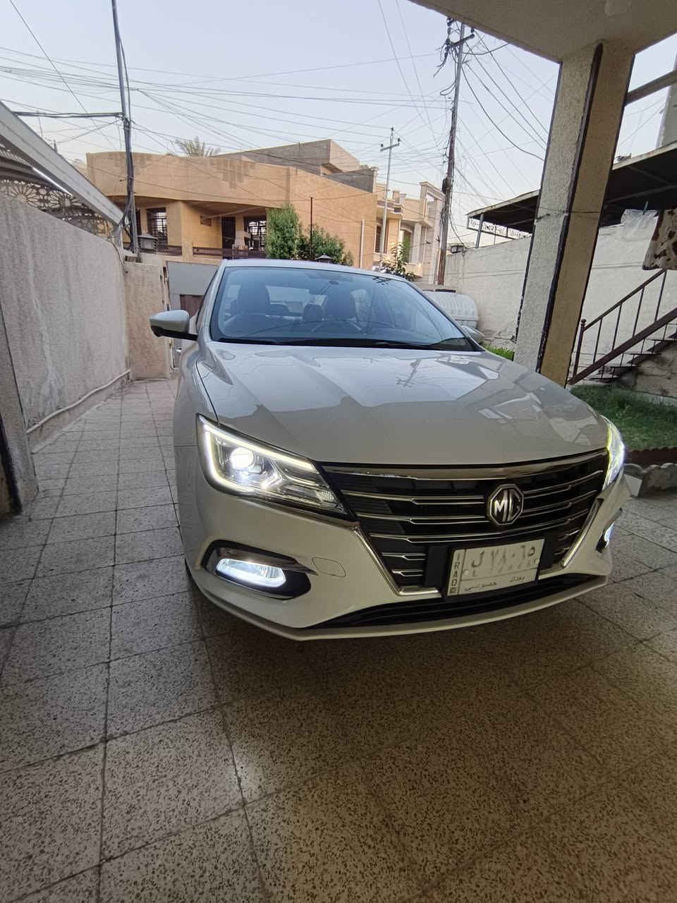 MG5 موديل ٢٤ فول مواصفات سلايت مع أربع كامرات ٣٦٠ داخل جلد بيج وكراسي الإمام ثينهم كهرباء وتدفئة بالكراسي الاماميه وشاشه حجم كبير وتدعم نظام الكار بلي السياره أبواب الامام بصمه السياره جديده وبحاله الوكالة وداخله الضمان بعدها واراق السيرفس كلها موجودة لمعرفه السعر الاتصال *********** السياره مكفولة كفاله عامه من كلشي السياره ماشيه ٦٠ ألف حاليا
