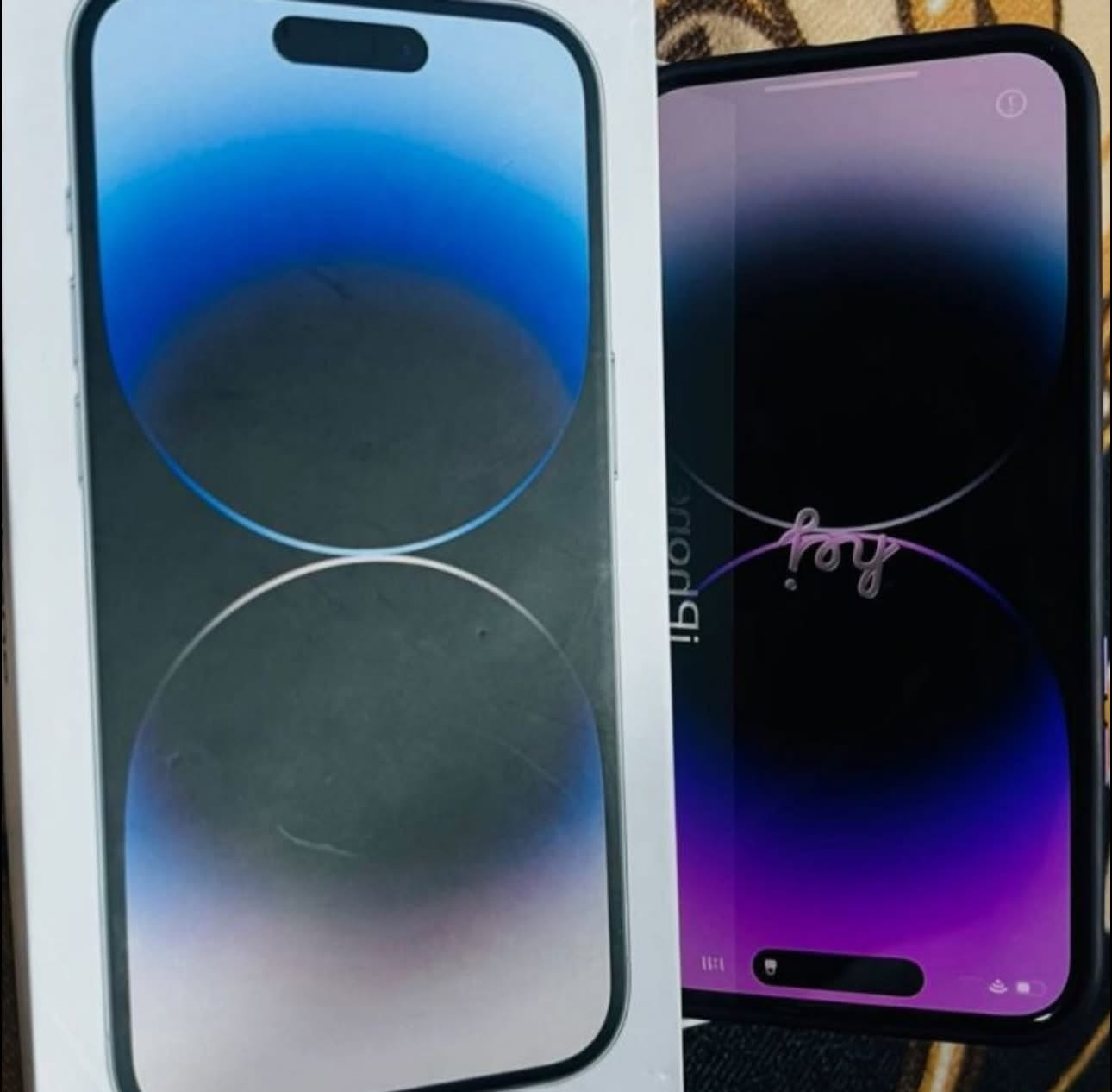 للبيع  iPhone 14 Pro Max

                                                                    ذاكرة(256G)
   _ نسبة البطاريه: 83% بلادي 
  جميع القطع أصلية يعني (بلادي)، والجهاز غير مفتوح .
 . دبل سيم كارت.
  تفحص الجهاز بأي مكان يعجبك قبل الشراء.  
ووياه كفر ولزكه شاشه الاصليه المظلله ودرع كاميره 
شاحنه ما وياه السعر خاص


**إذا كنت صاحب هذا الإعلان وتريد حذفه لأي سبب، رجاءا أرسل رسالة إلى الدعم الفني**