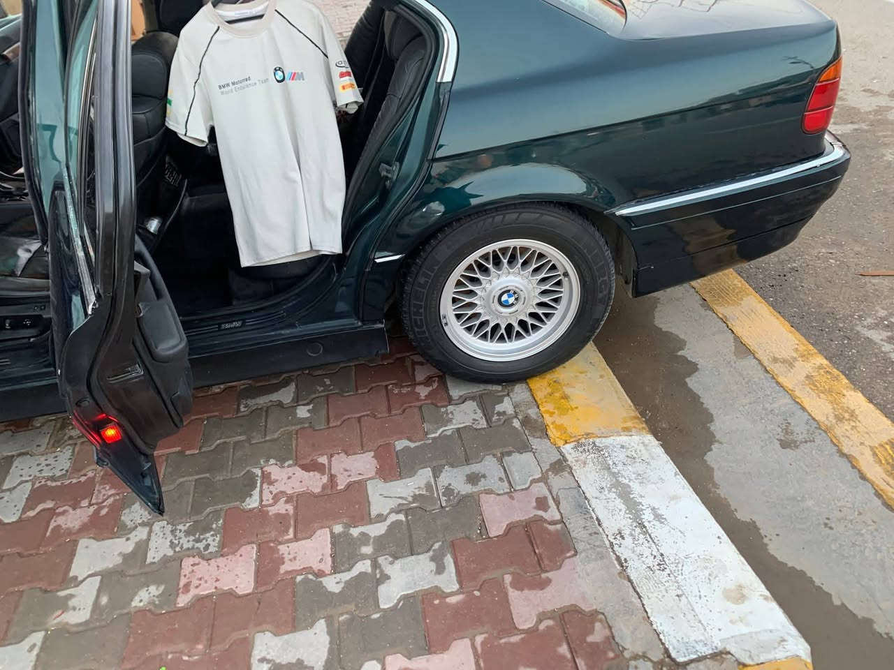 مراوس 525سياره حلوا نوقصها بصيطه سياره كسر محرك كير بي غربطه بصيطه يمكن كلجات او دهن وبقيه حلوا سباره كعدها دعاميه اماميه نقصها بس سياره حلوا نوقص كلش بصيطه )(***********)لعنده مروس فقط يجيني او بيع سعرها60بسمي مكنها فلوجه

