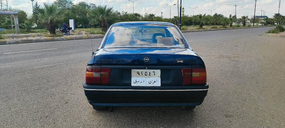 سياره اوبل فكترا موديل 92حجم16قايش عريض باور ABSمحرك شرط  كير شرط سياره نظيفه جدا كولشي مابي. بدون ضربه بدون صبغ دفتر بنزين كهربائية كلها شغال تخم صدر جديد سعر 34وبي مجال بسيط عنوان كركوك رقم هاتف***********
