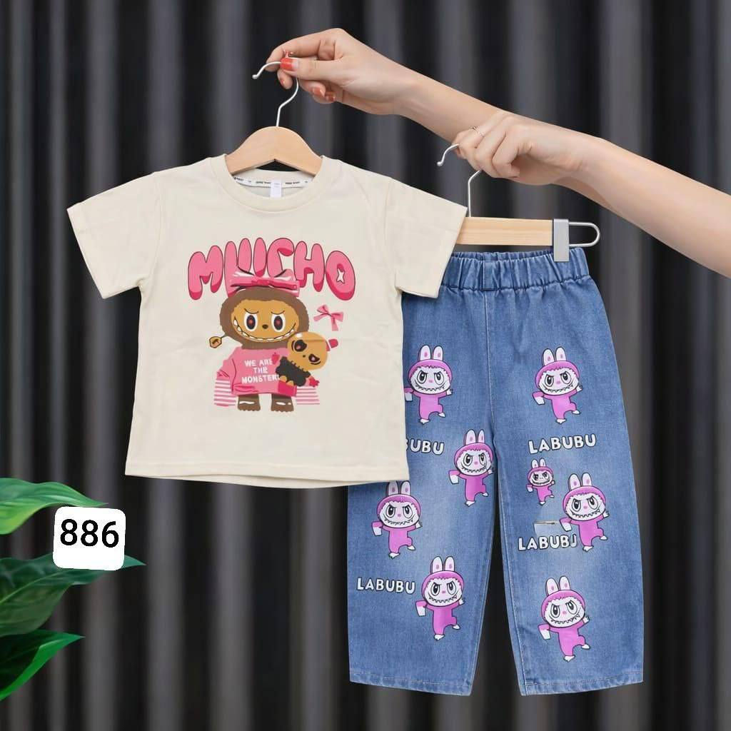 هنا جمااال على اصوله وكشخه العيد 
لبسه كامله 
تشبرت فانيلا ليكرا يجنن 
بنطرون كابوي درجه اولى 
يلبس من عمر 7 الى 10 سنه 
سعر 15 فقط


**إذا كنت صاحب هذا الإعلان وتريد حذفه لأي سبب، رجاءا أرسل رسالة إلى الدعم الفني**