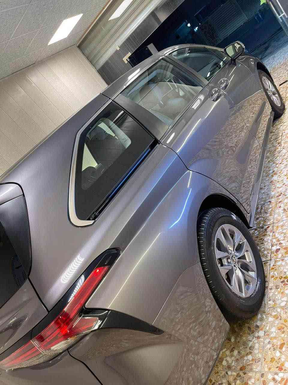 تويوتا سينا 2021 
مواصفات LE 
رقم بغداد ماشية 30 الف كيلو
 حادثها حلو  وبيها سونار  دزلي وات ساب وادزلك 
مكانها بغداد / بسماية السعر 275 $ وبيها مجال بسيط
محرك 4 سلندر 2500 هايبرد
شاشة
 كامرة 
رادارات 360 درجة
مثبت سرعة تفاعلي
ابواب سلايد كهرباء
8 راكب
ويل 17
للاستفسار وات ساب *********** بغداد, العراق
