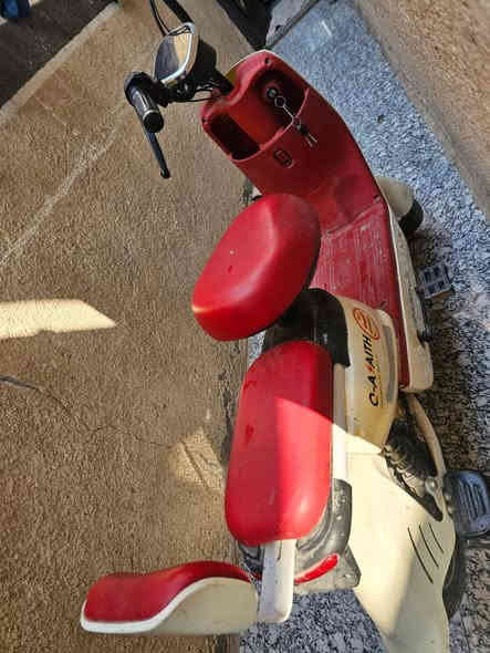 السلام عليكم، بايسكل شحن جديد اخذته قبل شهر اخذته ب 400 وهسه اريد ابيعه رايده ب 300 مستخدم قليل . اتصال ***********
