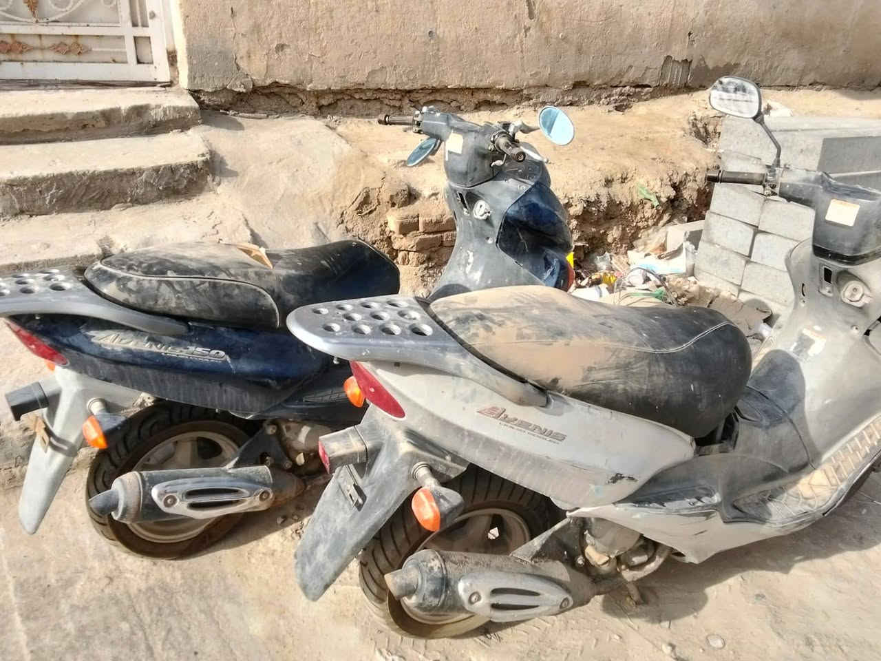 سلام عليكم بيع دراجتين الدراجات جانن متروكات ما مفتواحات دراجات حسب فحصنه دارن سلف اسمهن ساسوكي ياباني دراجات بلاد كلشي ما مبدل بيهن وحده محرك 150 والثاني 125 سعر الوحده 150 الف ثنين 250 الموز شراي رجاء لا يراسل ويتعبني والي يريد يشتري راسل واتس ***********
