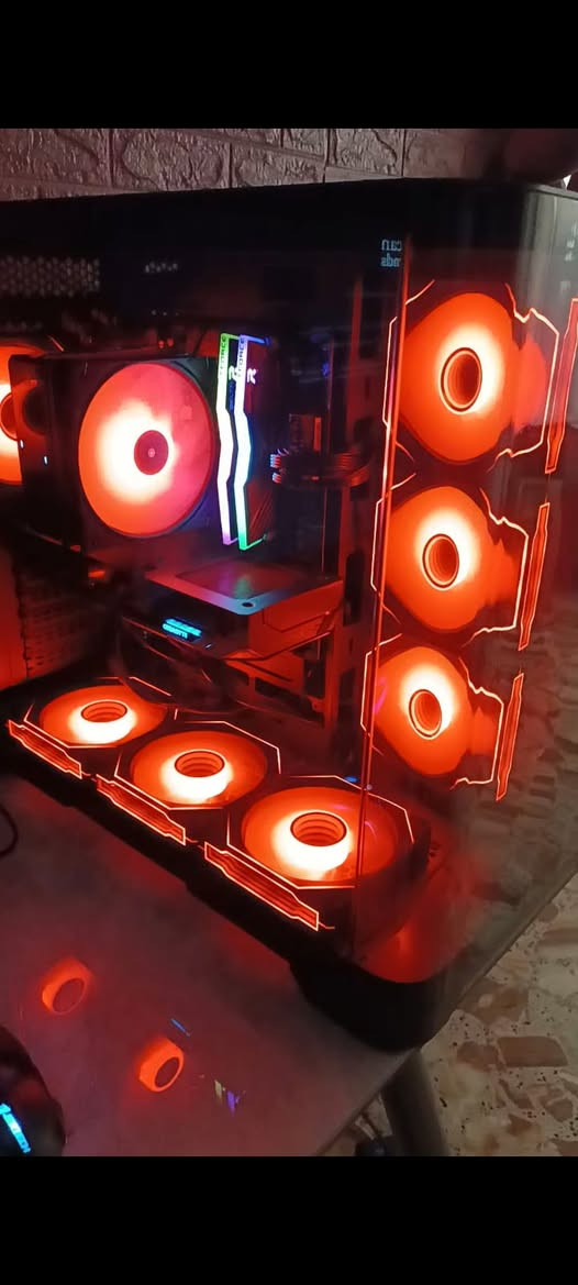#للبيع
السلام عليكم تجميعه  باستثناء ( الشاشه ) انباعت + يوجد ups farber online 1 kv  جديد بنفس وقت الشراء كل الكراتين متوفره
. تفاصيل كامله مع تاريخ الشراء موجود بالوصل . استخدام سبوعين فقط . بسبب العمل .عدم تفرغ  مراسله واتس فقط ***********
ادمن <3 
..................
CASE HERO GAMING
DEEPCOOL PF750W 80 PLUS
GIGABYTE B550M-K
GIGABYTE RX9060XT 8GB GAMING OC
AMD RYZEN 5 5600
T-FORCE 2X8GB 3600 DELTA RGB
THERMALRIGHT ASSASSIN X120 R DIGITAL BK
WD BLUE M.2 NVME 1TB SN5000
