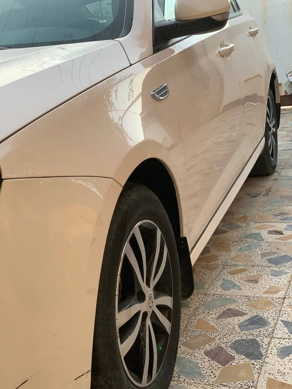 امجي ساكس وارد برطاني محرك الف وثمنميه مكفوله موديل /14/ السعر ٦٠  )رقم وتساب فقط***********

