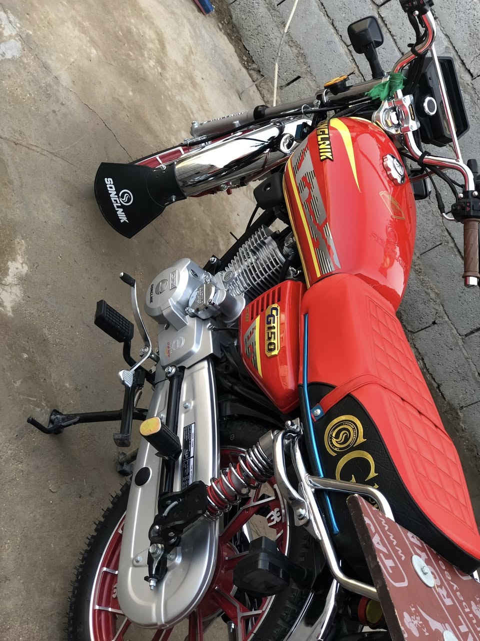 سلام عليكم دراجه سيفانه للبيع جديده وكامله مكمله كلشي ممفتوح بيه غير متواجد عل نت ***********
