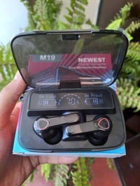 سماعات M19 ايربود m19 ✅ تعمل السماعة 6 ساعات متواصلة. ✅ يمكن شحن السما...