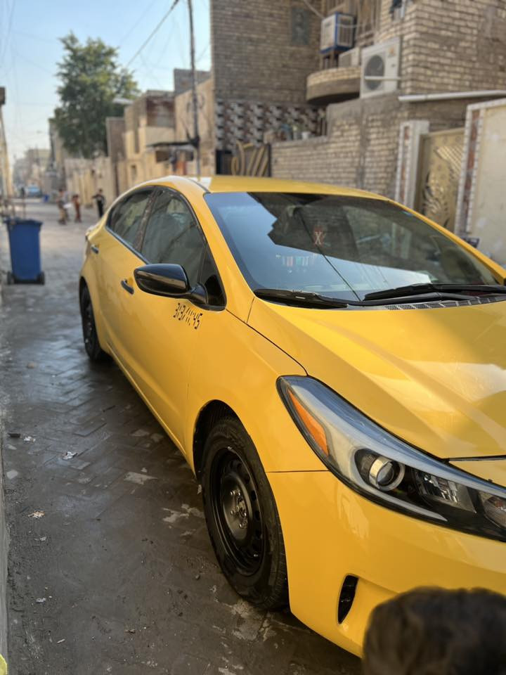 سلام عليكم
فورتي 2017 sالسياره ليبل واحد ما عدا البنيد مبدل 

تخم تاير جديد منضومه زنون السياره كامله من كل النواحي كير جديد قبل شهر شديته مكينه2000دوش لا تنقيص لا تبخير السياره خير من الله وسونارها موجود السعر 120وبيهه مجال 

الهاتف ***********
