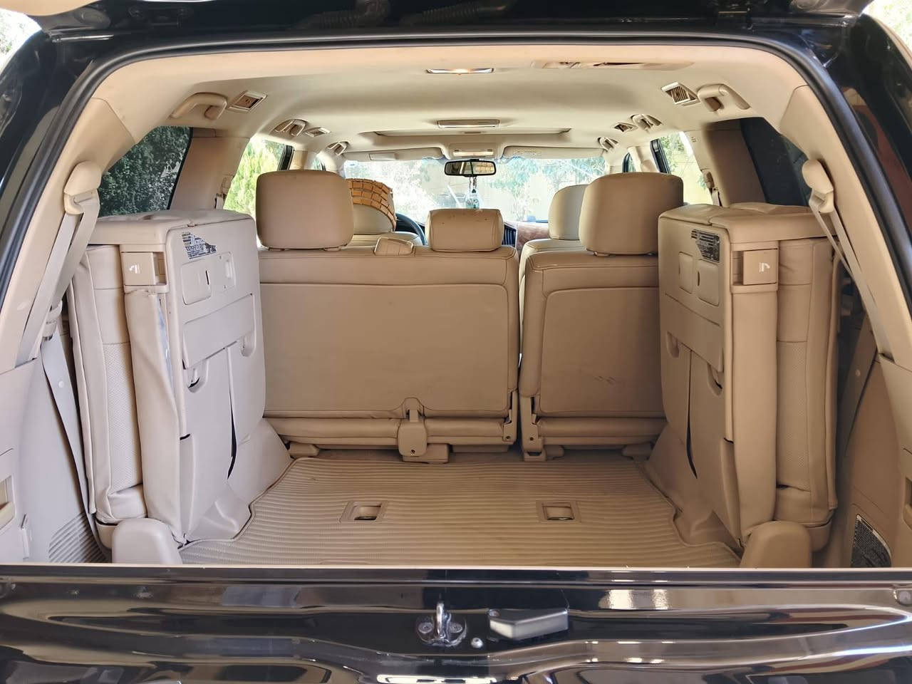 سلام عليكم
لاندكروزر للبيع موديل 2015 
محرك 6سلندر 
رقم اربيل الجديد بأسمي تحويل مباشر 
مكفولة كفالة عامة من الصبغ والتعديل والحادث 
استخدام شخصي جديده بمعنى الكلمة /ماشيه 180 
مكينه كير كفالة 💯
حداديه تراي 💯
المواصفات المعروفة GXR بريم 
حساسات ،كامرة ،مري شفط ،لايت زنون ،زراكات لايت 
داخل جلد ،كرسي كهرباء ،شاشة، طفاية
داخل صاج ،فول تحكم ، يدات نيكل السيارة جديده جدا
للاستفسار ***********
*********** مكان صلاح الدين
