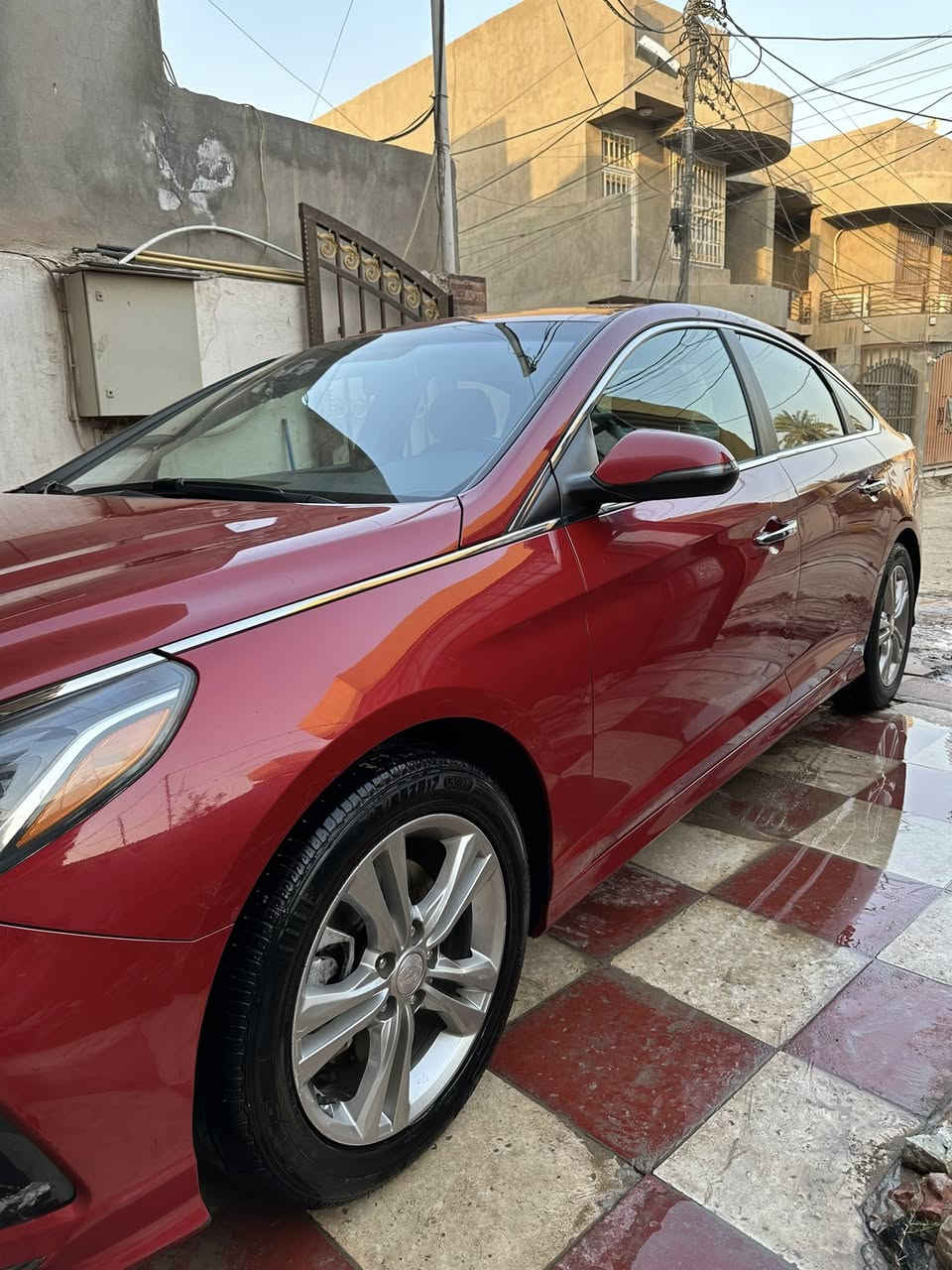 سوناتا ٢٠١٩ وارد امريكي رقم بابل الدولي الجديد بأسمي 
حادثها الجاملغ الخلفي صبغ فقط و الباقي كفاله عامه بدون اي دواخل و بدون ايرباك كلها ليبل واحد سياره جديده لوك كير و مكينه  ما مفتوحه كفاله ماشيه ٦٧ الف حقيقي
السياره فول مواصفات عدا الفتحه
بصمه 
كراسي حار بارد
كرسي كهرباء
تبريد لمس 
شاحن واير لس
اشاير بالمري 
تبريد قطعتين
نقط عمياء
صندوق ذكي 
اريل نفيكيشن
شاشه جبيره ابل كار بلي 
تحكم جهتين 
سياره جديده و فول مكانها بالحله سعرها ١٤٧ و بيها مجال بسيط 
***********
***********
