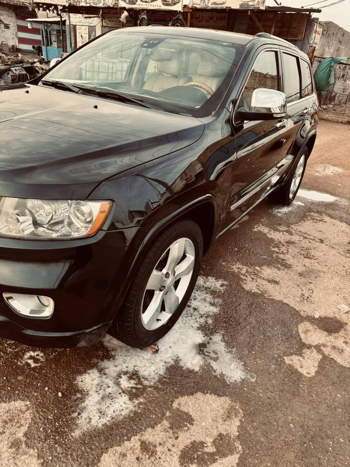 سياره جيب شيروكي اوڤر لاند 2013 فول مواصفات واحد على واحد السياره جديد استخدام شخصي ماشيه 170 الف ويل 20 رادارات شاشه حساسات بصمه فتحة سقف كشنات تدفئه تبريد ستيرن تدفئه السياره جديده خير من الله للبيع او المراوس بسياره اقل محتاج الفرق للاستفسار خاص او اتصال 
***********
