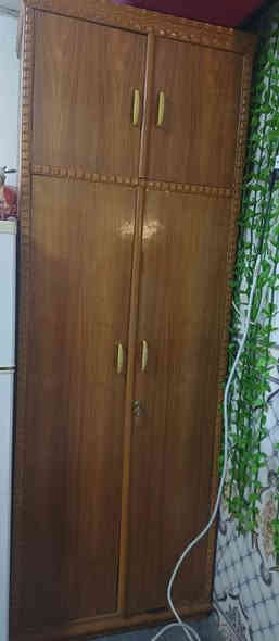 غرفة خشاب عراقي نظافة ٨٥%
جرباية مع ٢كومدي 
كنتور ٥باب
زاوية 
وميز مراية
السعر ٨٥٠الف وبية مجال موقع كربلاء حي الغدير 
***********
