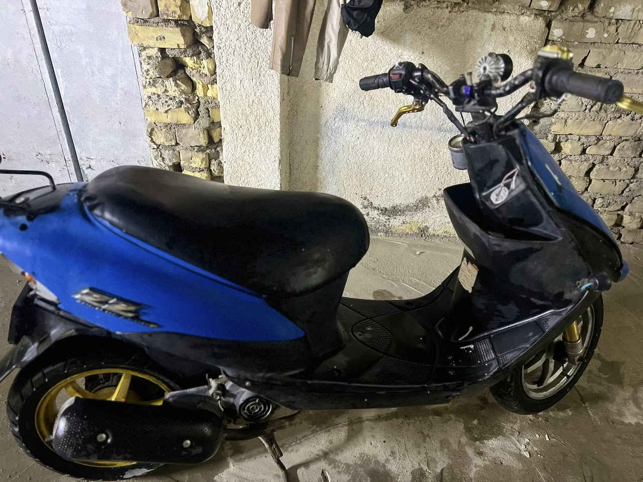 السلام عليكم دراجه ساسوكي مديل 2012حجمها اكبر من ال2003 دراجه مجفته مره وحده هورن لايت شغال هندر واحد تشتغل تجي تشغل وتشوف سعرها 250 مكاني حي الحسين الجديد اي استفسار خاص او رقمي ***********
