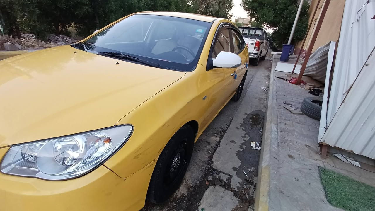 موديل 2009
ادوات ادوات 
مكصوصه جنطه 
فول حساسات كشنات جلد 
تحكم ستيرن تدفئه كشنات
حداديه وكير ومحرك بوضع شركه 
شاشه جبيره كامره
ارقام نكليزي جديد وسنويه وهزه
***********
السعر 45 بيها مجال
