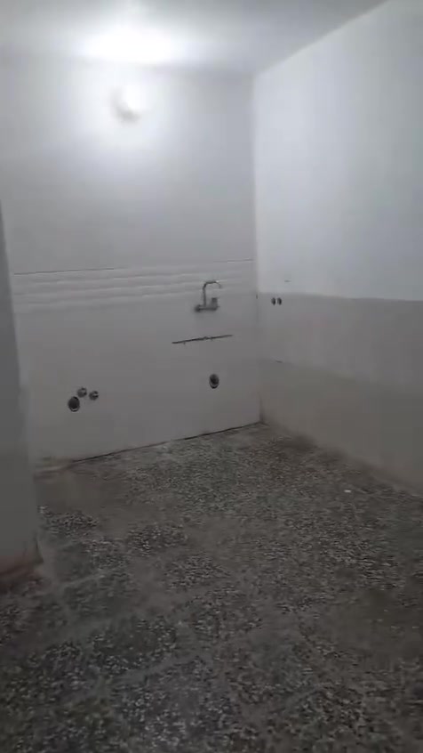 شقة سكنية للايجار
طابق ثالث تحتوي على عرفة  نوم وصالة ومطبخ مفتوح وصحيات

 250 الايجار شهريا 

البناية نظيفة جدا بناء حديث 

تقع البناية على شارع عام تجاري

الامين الثانية_  قرب تقاطع سوق الامين _ قرب افران السلام_ مقابل مجمع سما الامين للاستفسار:

***********

الموقع الجغرافي

 https://maps.app.goo.gl/C7UCEb5o3cQ37CHk7?g_st=iwb

للاستفسار:

***********

غير متواجد على فيس بوك
