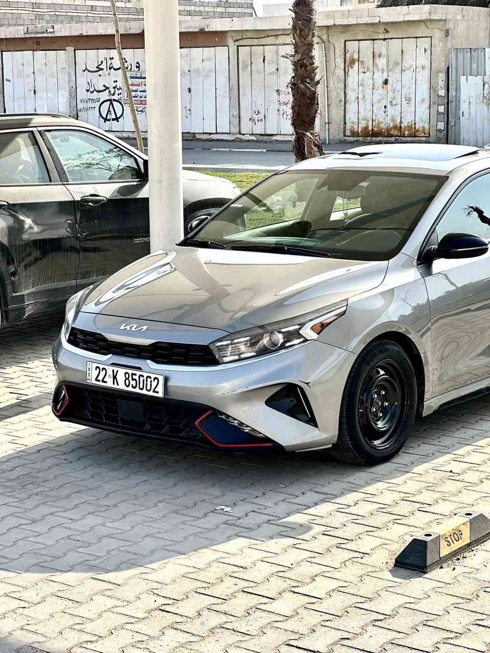 السلام عليكم مرخصت الادمن المحترم فورتي 22 اربيل تريد وكاله اتريد تحويل حادثه موضح بلصوره فقط موجوده بالبصره السعر 165 وبيه مجال بسيط 
مكينه دوش 2000 
السياره 
رادار امامي تحديد مسار توقف ذاتي 
مانع انزلق 
نظام ايكو
كشنات تدفعه تبريد + كهرباء يات 
نظام سبورت 
شاشه الجبيره 
توقف خلفي يعني رادار 
اوتو ستوب 
تبريد قطعتين 
مري هيتر + رادار 
فتحه 
لايت كوبرا الخلفي 
السياره خير من الله بلعافيه علئ ياخذه موجود بلبصره 
***********
