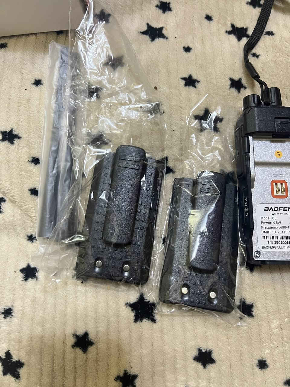 لاسلكي البيع جديد وياه شاحنته ثنيهم سعر 40وبيهم مجال   مد منطقه مفتوحه ٨كيلو  
مكان ما مفتوحه 4كيلو 
متوفر توصيل
التوصل ***********
