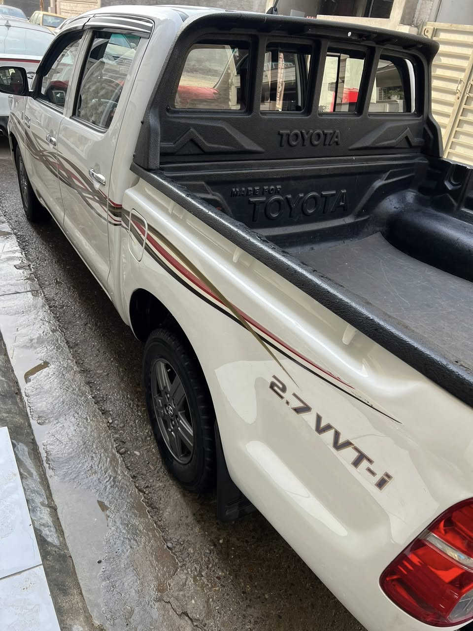 السلام عليكم بيكم تيوتا ٢٠١٥ رقم كربلاء إنكليزي مكان السيارة بغداد السعر٢١٠  ***********
