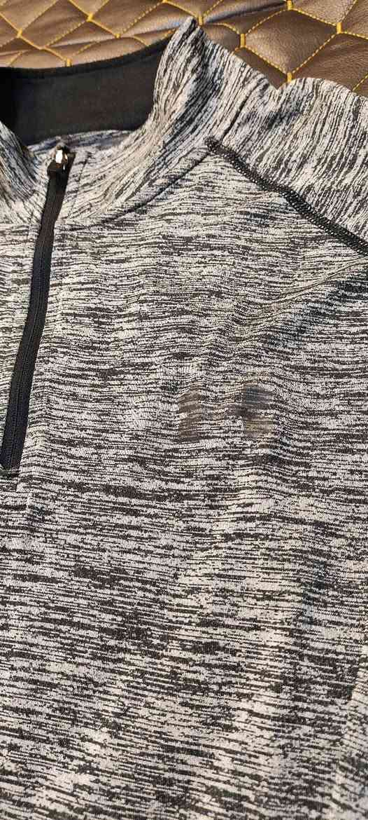 Under Armour ✔️✔️ 
باله اوربي اوريجنال %100
نظافة تامة 
M القياس 
56cm عرض الصدر 
72cm الطول 
يتوفر توصيل 6 الاف لجميع محافظات العراق 🚙


**إذا كنت صاحب هذا الإعلان وتريد حذفه لأي سبب، رجاءا أرسل رسالة إلى الدعم الفني**