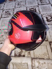 خوذة للبيع اصلية استخدام اسبوع فقط السعر 35 وبيها مجال للشراي . 078290...