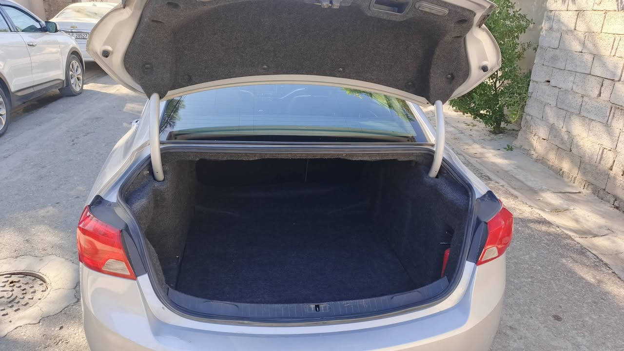 السلام عليكم
امبالا LT
موديل 2017 
شاشة 
قاصة 
گير و مكينة بلاد مكفول 

السعر 132

تخم تاير جديد 

صبغ قطعتين 

السيارة بأسمي تريد تحويل أو وكالة 

للأستفسار اتصل على الرقم     ‎0770 003 8036
