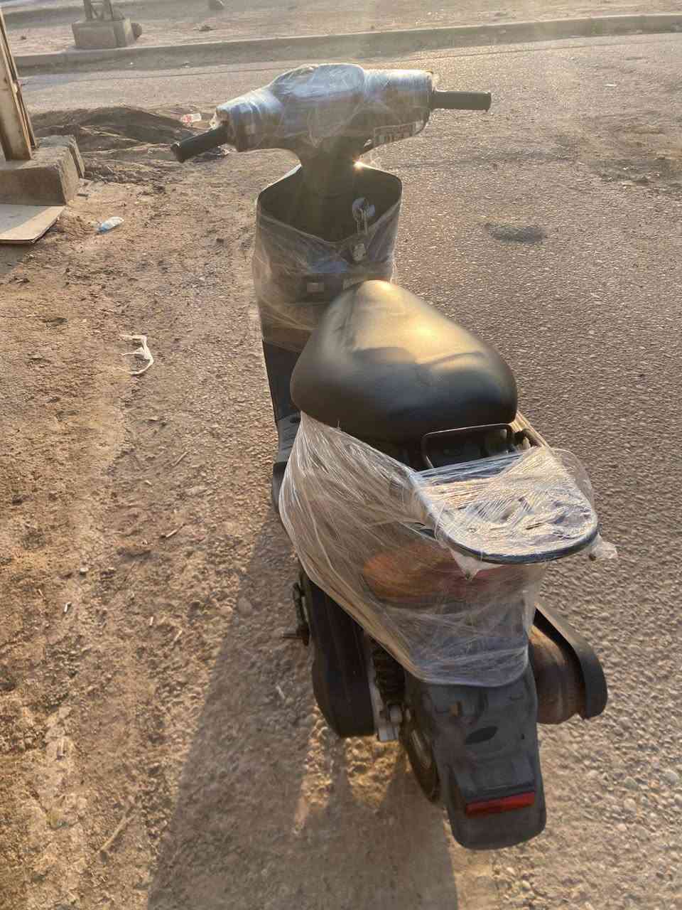 سلام عليكم شباب دراجه ٩ جديده طالعه بشهر ١٢ نضيفه ممتعوبه بعده بنهضه الوكيل دراجه من شغل للبيت مكاني ميسان لعماره اتصال *********** سعر اتصل وتتدلل
