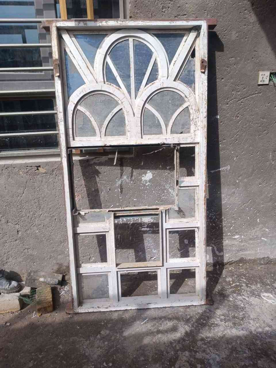 السلام عليكم شبابيج نضيفات للبيع مكاني الكوفة السعر 225 وبيهن مجال رقم الموبايل ***********
