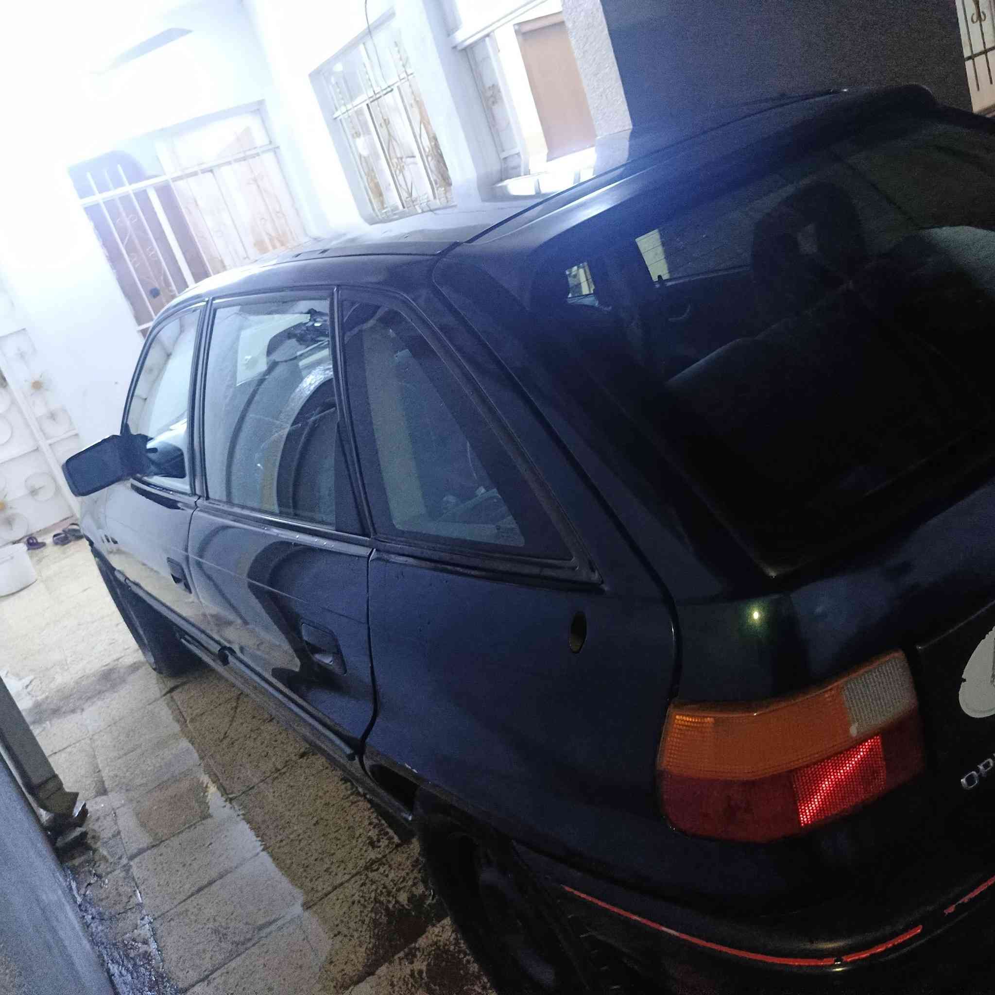 سلام عليكم
اوبل استرا 
موديل 1994
محرك 18 شرط
كير عادي 
السعر45 بيه مجال
تحويل شرط 
***********
