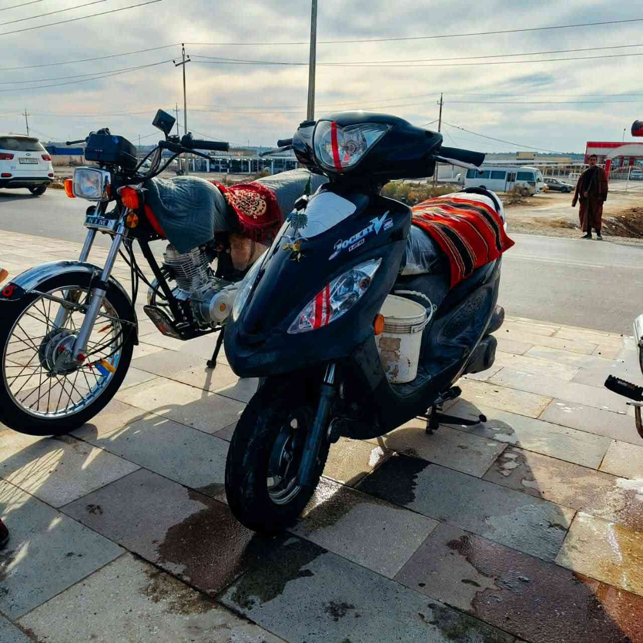 سلام عليكم دراجه كامكو مكفوله كفاله عامه
موديل 14 رمبه رمبه 

سعر 900تواصل ***********

معه قراضهه وزوج مرايات بلادي مداليات رمبه موجوده
