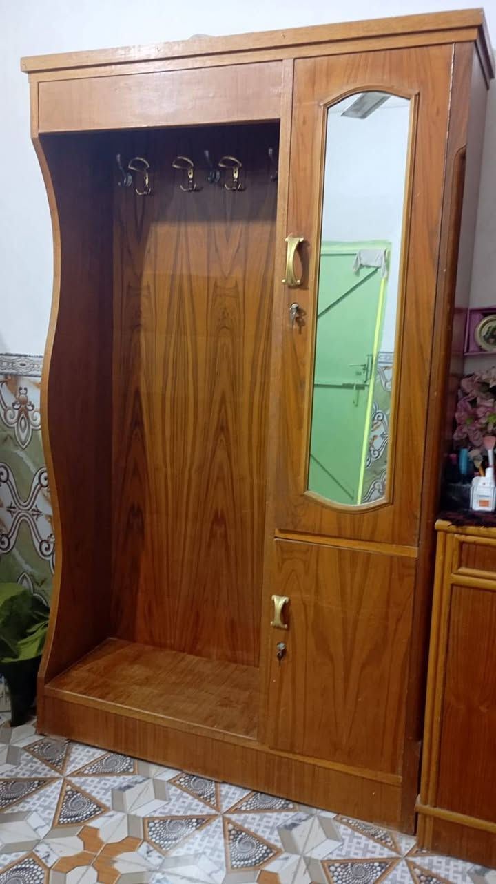 السلام عليكم
كنتور اربعه بيبان تزكام نضيف
زاويه نضيفه تزكام
بوفيه بابين تزكام وجام وجراره للبيع
الاتصال ع هذا الرقم ***********
