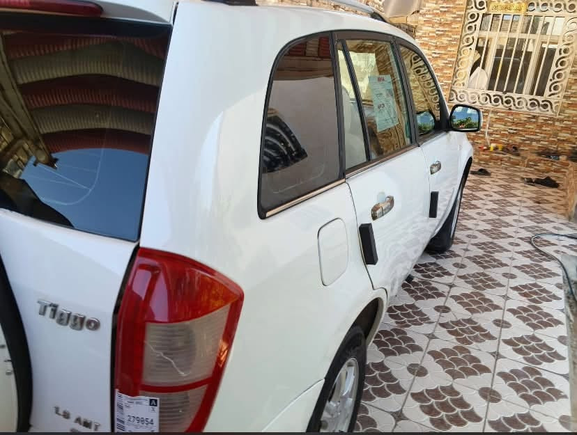 🚗 للبيع: شيري تيجو (Chery Tiggo) موديل 2013 بحالة الوكالة! 🚗
لكل الي يدور على سيارة عائلية، نظيفة، واقتصادية.. السيارة جديدة بعدها بحالة الوكالة وجاهزة للتشغيل والترخيص فوراً بدون أي مصاريف.
📌 المواصفات والميزات:
 الموديل: شيري تيجو 2013.
 الوضع العام: السيارة بحالة ممتازة جداً (جديدة وكالة) ومحافظ عليها بشكل كامل.
 المميزات والإضافات:
 مجهزة بـ حساسات خلفية للمساعدة في الركن وتفادي العقبات.
 نظام تبريد وتدفئة ممتاز.
 داخلية واسعة ومريحة جداً للعوائل.
 محرك نشط واقتصادي جداً في استهلاك الوقود.
💰 السعر وتفاصيل الاتصال:
 السعر: 45 ورقة (وبيها مجال بسيط جداً للشراي الجاد).
 الموقع: ديالى.
 رقم الهاتف للتواصل والاستفسار: ***********
