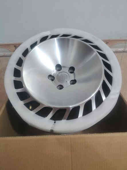 سلام عليكم شباب البيع فقط ويل مايباخ خسفه قويه جدد ستعمال شهر 1 لا فطر ولا عواج اصليات ***********
