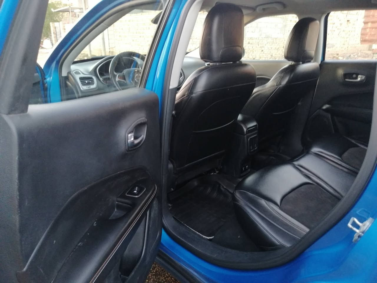 السلام عليكم جيب كومباس للبيع 2018 التفاصيل ***********
