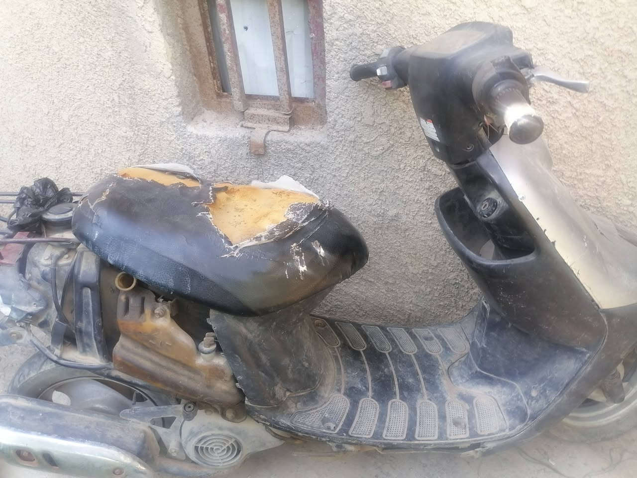 دراجه ٦٠ بطه للبيع   شغاله هندر
عوزه باتري تشتغل سلف سعره ١٢٠ الف وبيه مجال  ***********
