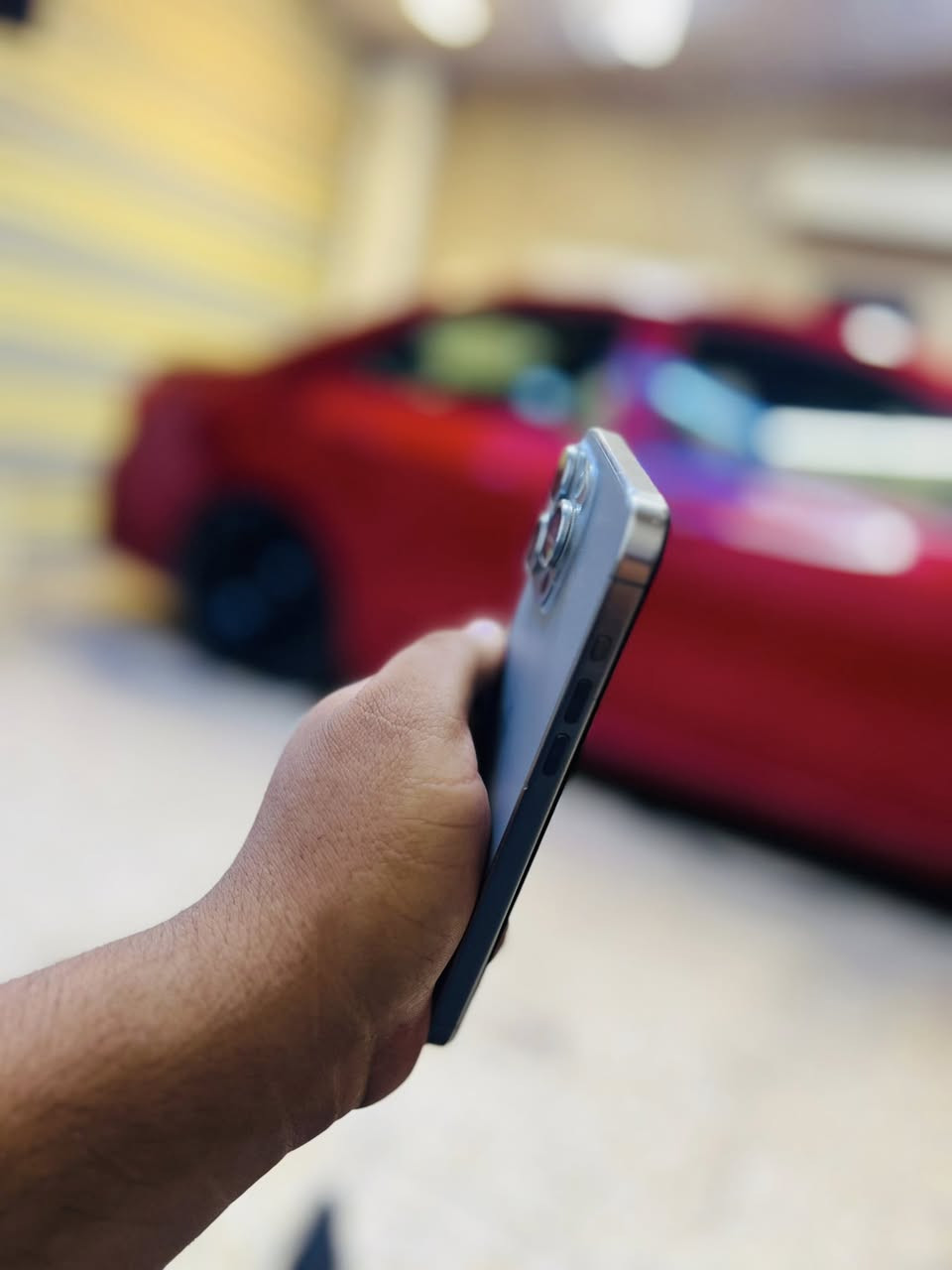ايفون 15 بروماكس تيتانيوم
ذاكرة 256 
بطارية 87 
الجهاز مبدل بيه ظهر فقط اصلي وكالة 
وبيه كم ضربة ب الشاصي واضحات ب الصور 
الباقي مكفول
بيع او مراوس 
سعر البيع :750 وبيه مجال
***********
