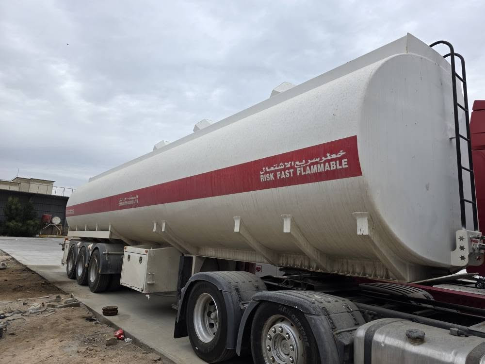 للبيع صهريج شاكر موديل ٢٥ حمولة من ٥٥ الى ٥٧ السعر  ١١٥  بدون تاير  رقم ابو الصهريج   *********** البصرة, العراق
