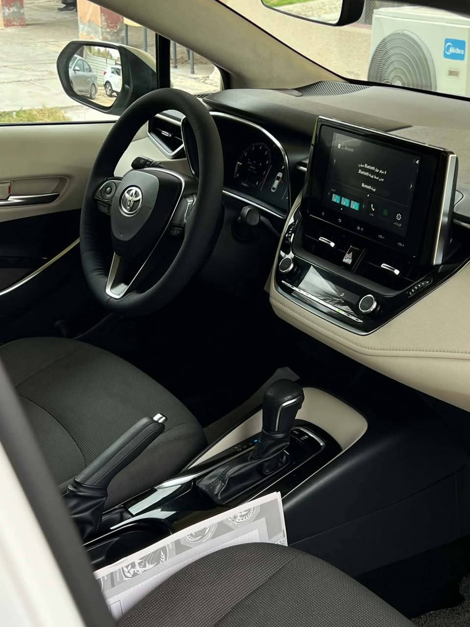 السلام عليكم
للبيع تويوتا كورلا خليجي SAS ام الضمان 
رقم اربيل مكفوله كفاله عامه ماشيه 68 
السياره جديده وعلى ايدي (استعمال شخصي) كلشي بيها على وضع الشركه 
فوول مواصفات 
فتحه 
بصمه تشغل + ابواب
دخول ذكي 
ترحيب 
حساسات امامي + خلفي 
كامره دواره
اندرويد اوتو 
ابل كار بلي
السعر  : 178 ورقه وبيها مجال 
مكان السياره بغداد العامرية 
للاستفسار : ***********
