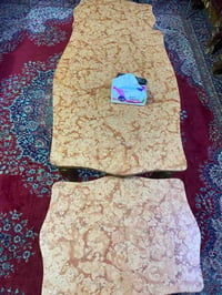 طاولة • للبيع