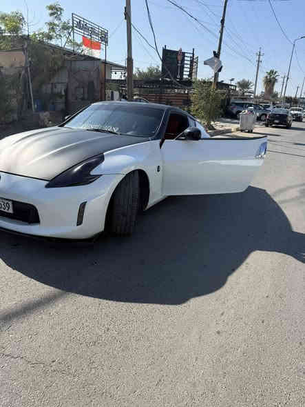 نيسان (z)للبيع فول موصفات من عده الفتحه  سياره كير محرك مكفول السياره فول نشاط   ومسروف عليه جاهزه. لاخير قطعتين صبغ وقطعه اكلير للجماليه  مديد (2010) الموقع لاعظميه اصليخ  السعر 125وبيه مجال  ***********
