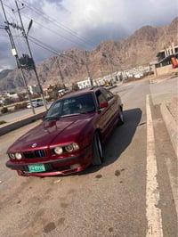 بي ام دبليو 525i • توماتيك • جلد