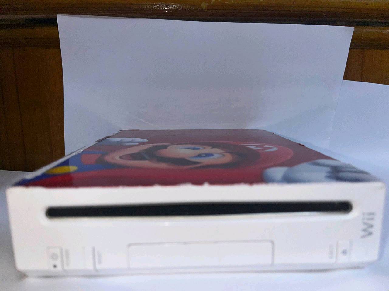 🎮 العرض الأقوى: نينتندو وي (Wii) بكج "فول ملحقات" وألعاب! 🎮
يا شباب، هذا العرض للي يدور المتعة والنظافة. جهاز Wii النسخة الأوروبية (RVL-001) الأنظف، مع كومة ملحقات وألعاب تخليك تشغله وتلعب مباشرة! ✨
💰 السعر: 70 ألف دينار فقط! 💸
(التوصيل مجاني لكافة أنحاء العراق 🚚🇮🇶)
تنبيه: السعر نهائي لأن الملحقات والألعاب وحدها تسوى أكثر من نص القيمة! 😎
💿 مكتبة الألعاب المرفقة (10 قرص!)
10 أقراص منسوخة. 📀🎮
🌟 الملحقات الإضافية (مفاجأة العرض):
ذاكرة SD بسعة 16GB: حتى تنزل عليها ألعاب . 💾🚀
فلاشة SD Reader: لنقل الألعاب من الحاسبة بكل سهولة. 💻
اليدات الأساسية: ريموت أصلي + ننشاك أصلي. 🕹️
الجنطة الوردية الأصلية: لمة كل الغراض وحاميتهم. 🎒🌸
📋 معلومات الجهاز:
الموديل: RVL-001 (يدعم ألعاب الكيم كيوب). 🎮
الحالة: نظيف جداً، قارئ الأقراص شغال 100%، ستيكر ماريو مميز. ✨
النظام: حالياً نظام المصنع (أصلي) وقابل للتهكير بسهولة بوجود الـ SD. 🛠️
📍 الموقع: الديوانية
📞 للتواصل: واتساب أو خاص على الرقم: ***********