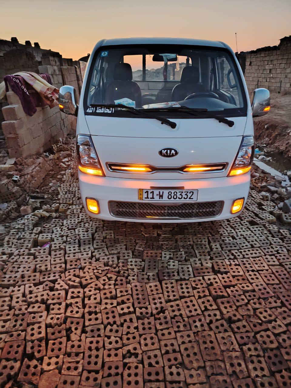 سلام عليكم ع بركت الله كيه موديل 22رقم بغداد مكان نهروان مكفولة كفاله عامه سياره  جديده جدا ماشيه 76اسبير ما نازل سياره ع وضع الشركه والله احلى من صوره سعر 148وبيه مجال *********** واساب
