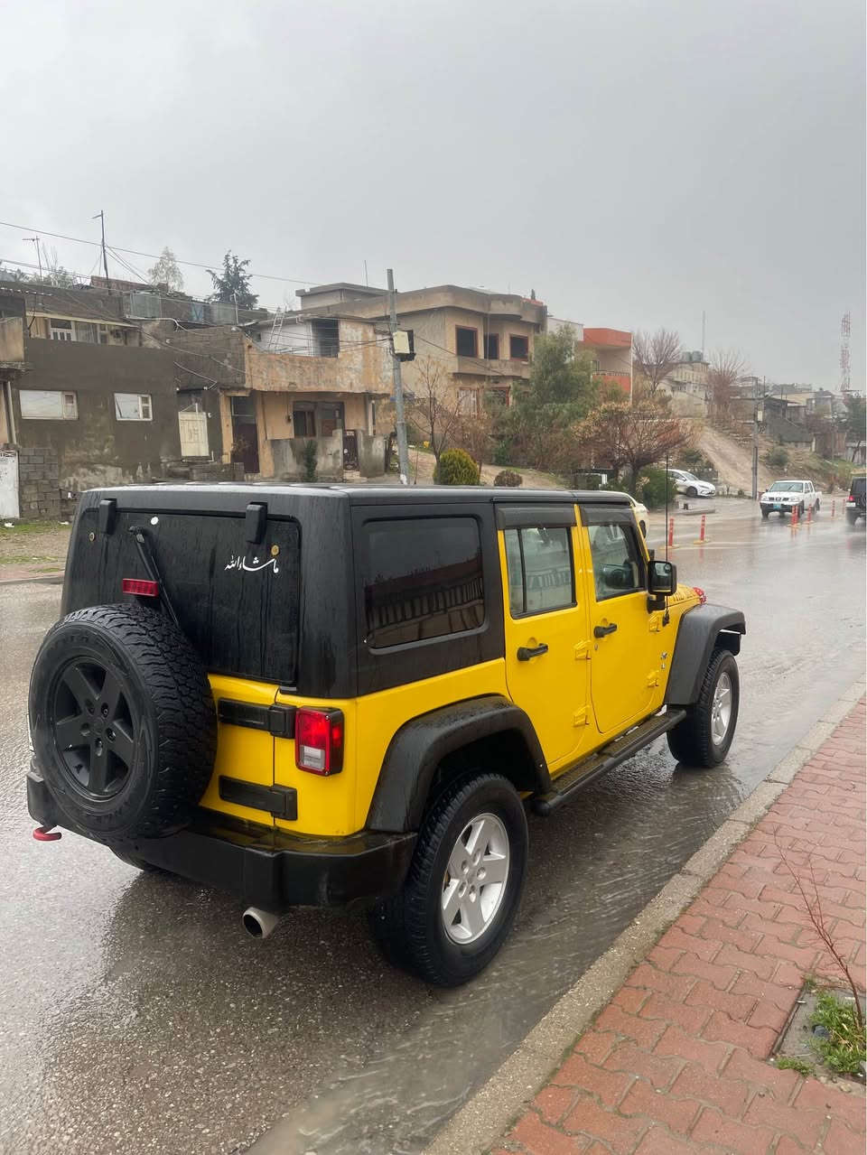 Jeep رەنگلەر 2011
بۆفرۆشتن 
بەشەرتی گێرو مەكینەو ئەكسل 
كامل بلاجكتۆرو لایت زینۆن 
وینجی پێشەوە  
چوارپارچەی بۆیاخەلەسەر ساغی 
رەقەمو سەنەوی تازەیە 
بەشەرتی تەحویل غرامە  بەناوی خۆمەوەیە 
سعری ١٢٥ گەڵاو معامەلە 
*********** السليمانية, العراق

