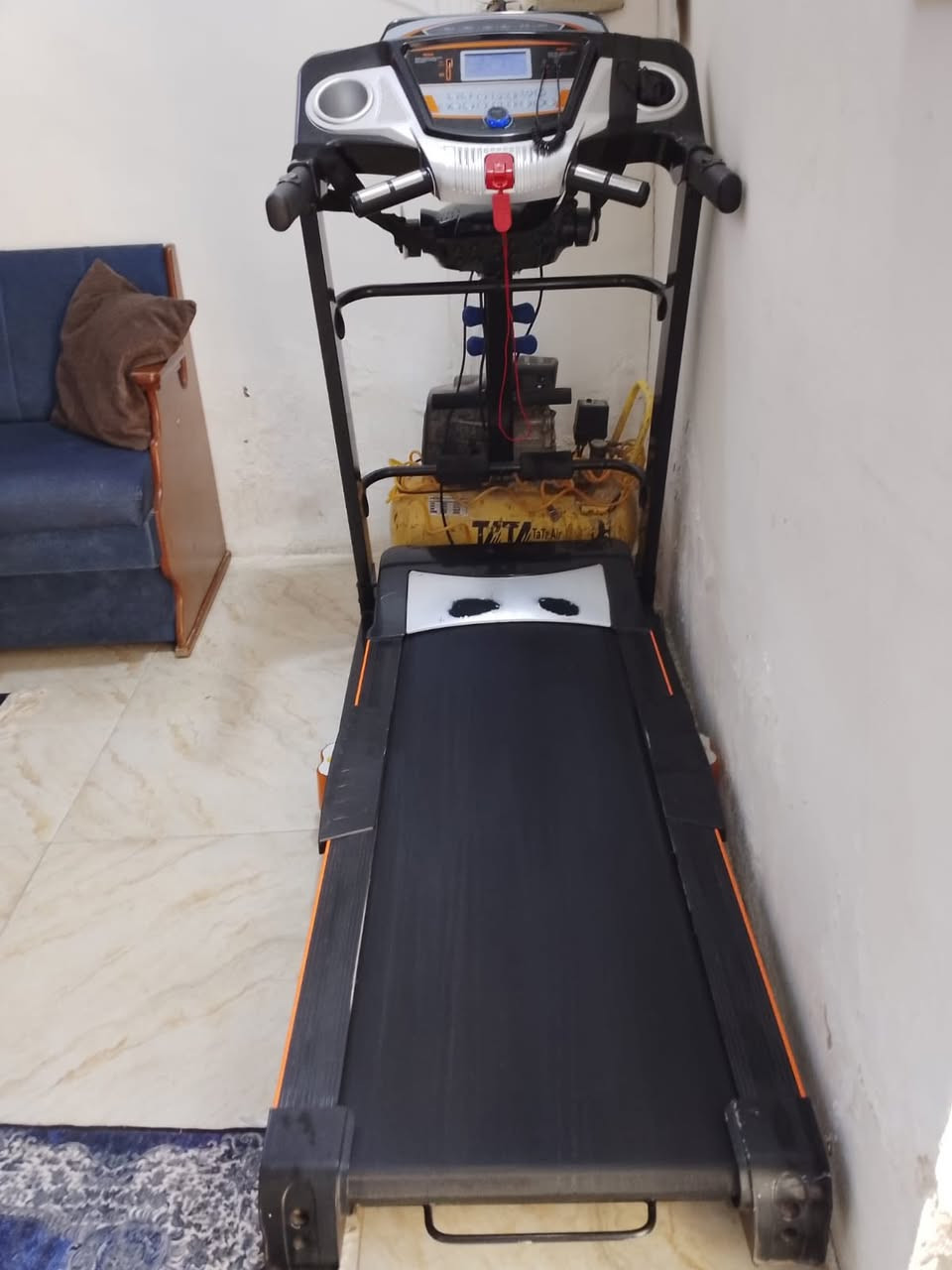 سلام عليكم 
جهاز مشي رياضي (كارديو)
كله شغال وجديد ما مستعمل قليل 
قيم وأخذ بما يرضي الله 
الاستفسار على الرقم 
 0772 877 5937
