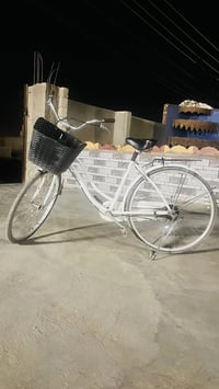 بايسكل للبيع نضيف شغال كلشي ما يعوزو حجم 26  السعر 80وبي مجال /مكاني ا...