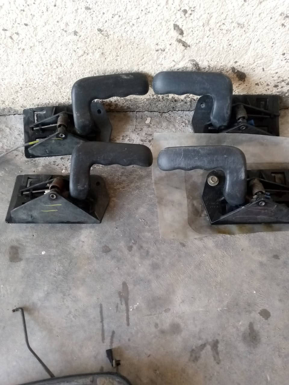 غراض تفصيخ شوفر ليت موديل 2006 رقم ***********
