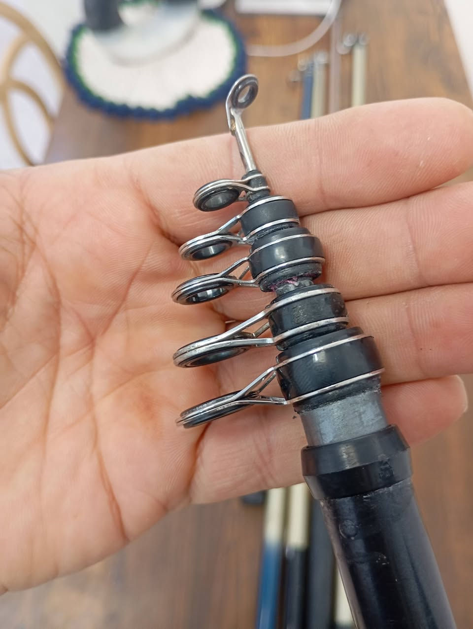 اعواد 6 قطع مختلفه القياسات كل التفاصيل داخل المقطع وكلشي واضح 
سعر الدايوه 15
سعر العود البقيه عله 10 
توصيل موجود 
*********** واتساب
