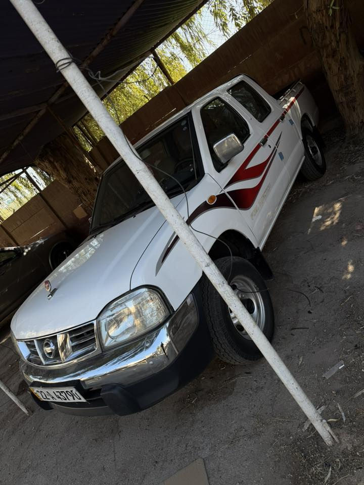 سلام عليكم للبيع نيسان 2007 رقم اربيل . جديده محرك وكير كفاله حداده وتايرات جدد تبريد تدفئه ، غرفتهه جديدة . السعر ١١٣ وبيهه مجال  ‏‪*********** للبيع او المراوس مع هايلوكس. ٢٠١٣ او ٢٠١٤ مع فرق نقد . مكان السيارة بغداد الكرخ
